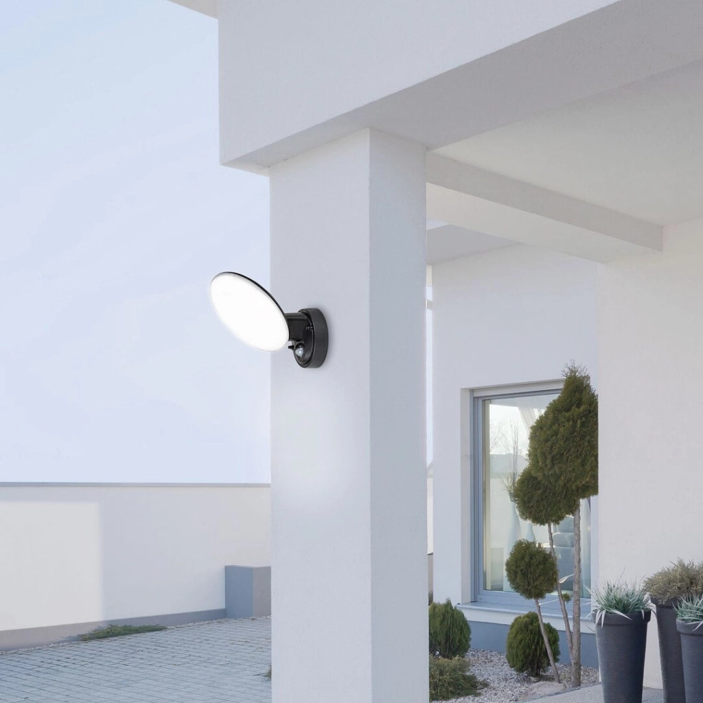 Applique esterna moderna con sensore LED 12W nera Varna
