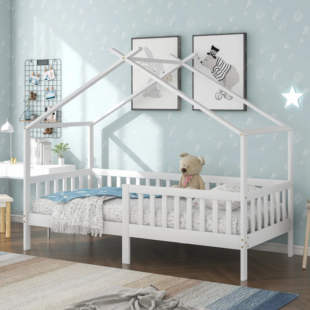 Letto casetta bambino 90×200 cm; con barriera di sicurezza e spazio sotto il letto; senza materasso; in legno massiccio bianco