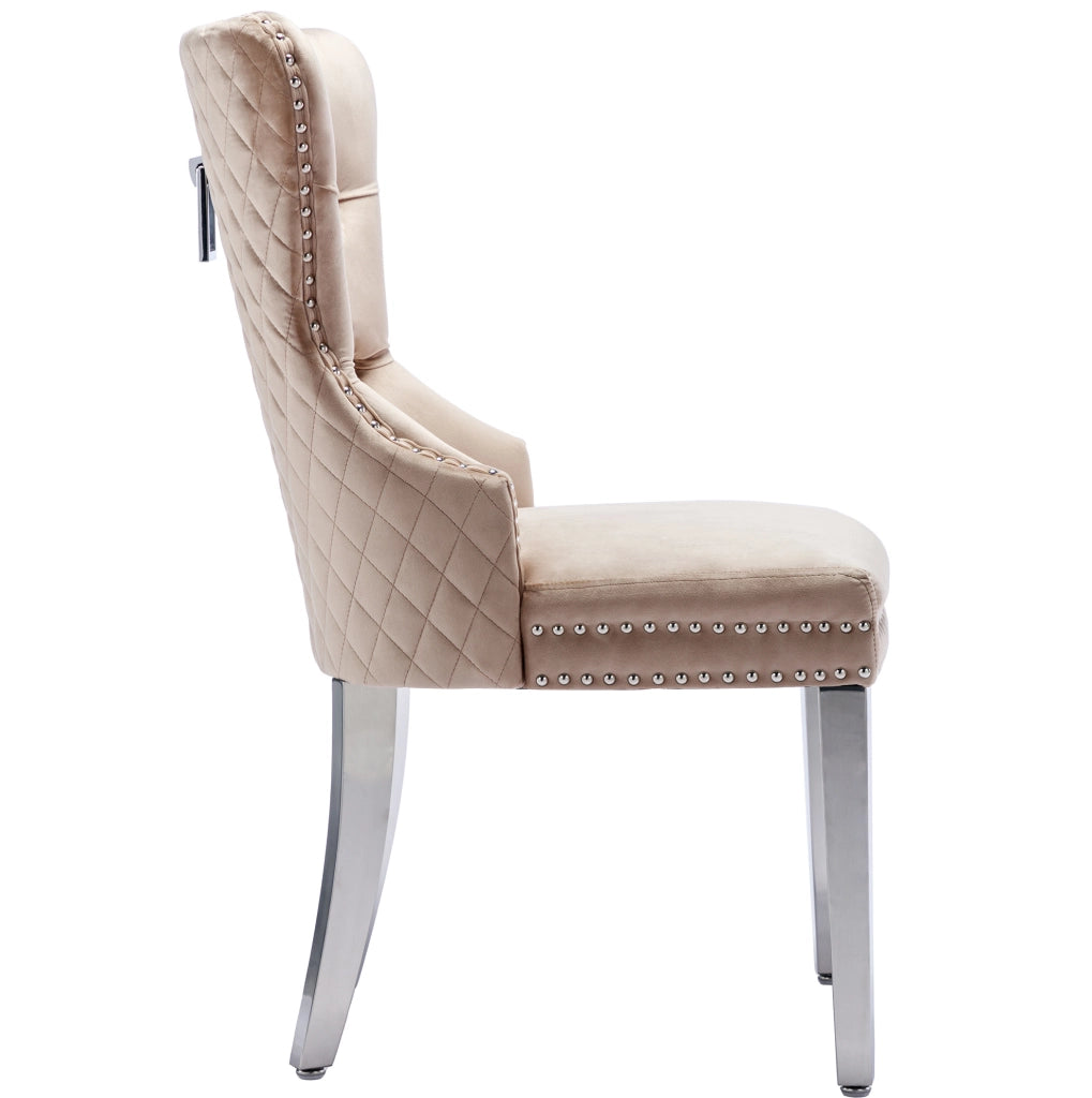 Sedia da pranzo in velluto beige con telaio in legno massiccio; gambe in metallo e schienale con fibbia quadrata