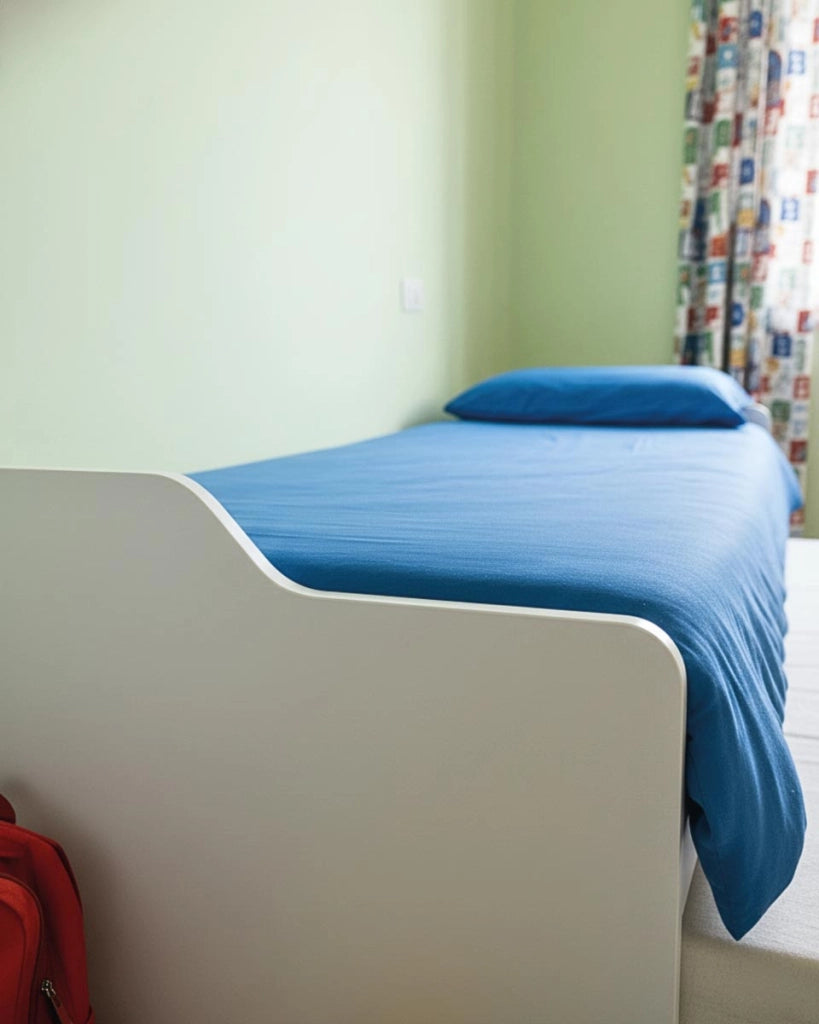 Letto attrezzato Jonny - Letto salvaspazio moderno per cameretta - Struttura bianco - Letto estraibile inferiore - Rete a doghe inclusa e materassi esclusi_