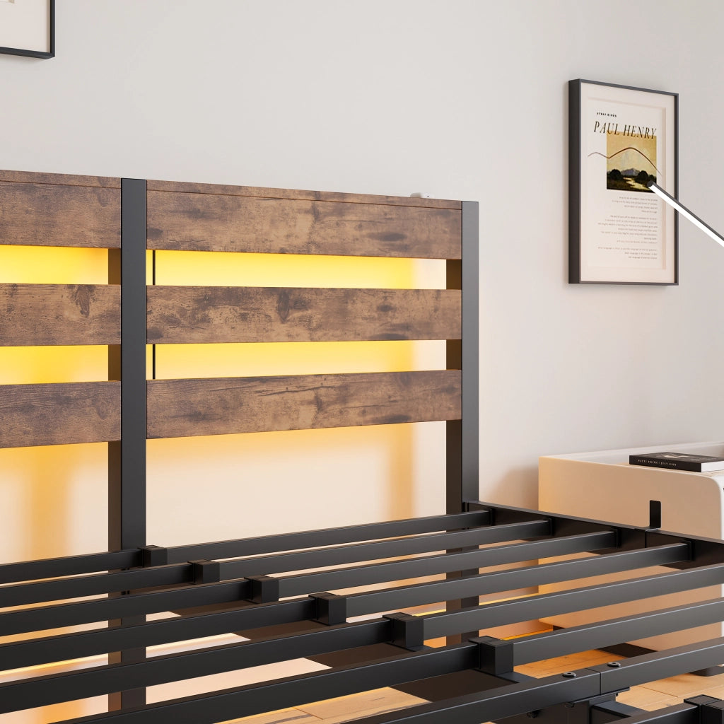 Letto matrimoniale 140×190 cm con 2 USB; LED RGB; ripiano testiera; struttura in metallo e legno; senza materasso; nero marrone