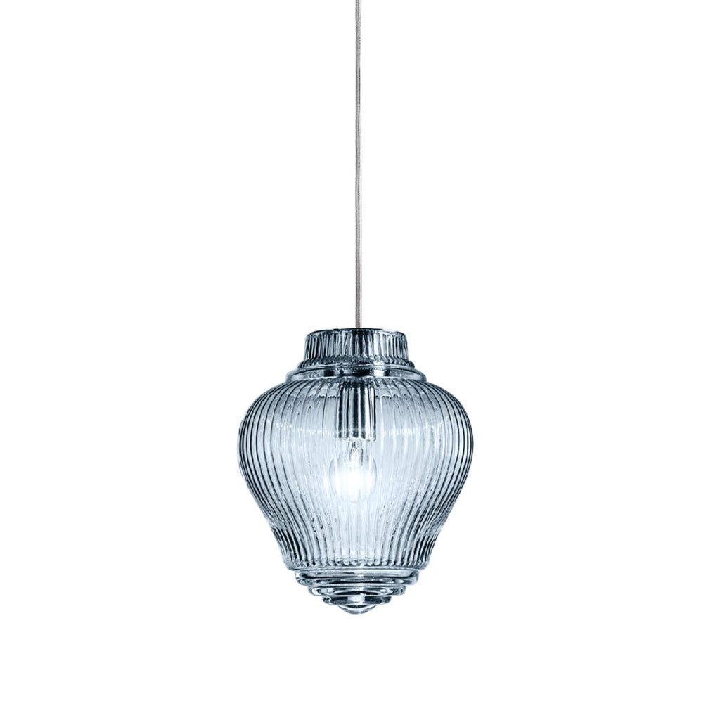 Clyde Lampada a sospensione artigianale in vetro soffiato bluino con finitura rigadin, struttura in metallo grigio, diametro 23 cm, altezza 315 cm