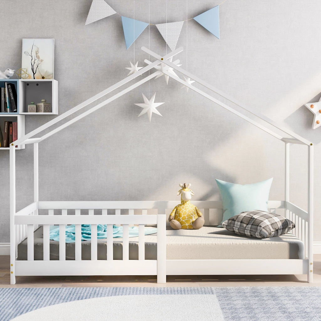 "Vendita vietata in Germania" Bellissimo letto a casetta, letto per bambini, in legno massello con sponda e rete a doghe, con protezione anticaduta pe