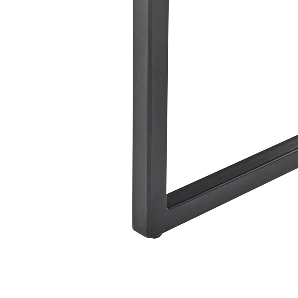 Poltrona in velluto beige chiaro 83L x 69L x 83H Schienale Bracciolo Struttura in metallo nero Soggiorno moderno glam