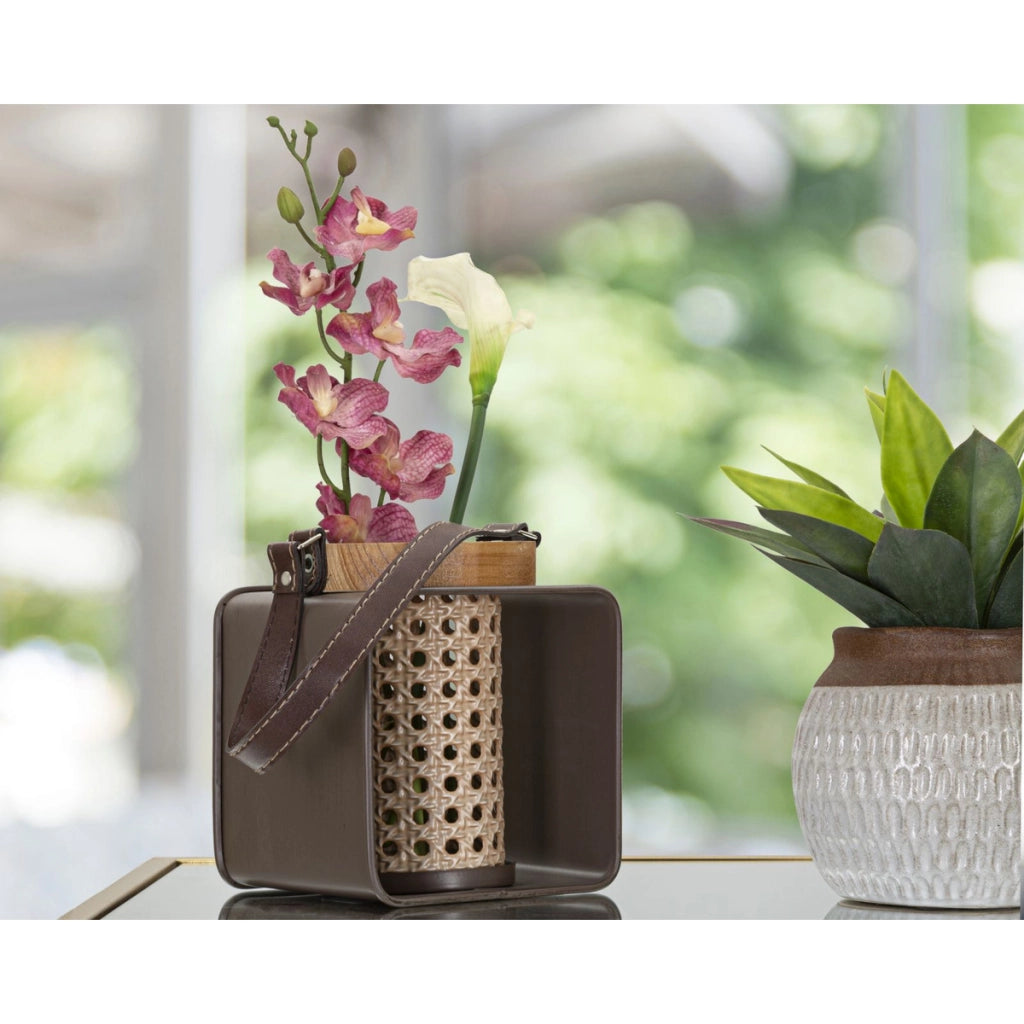 Lanterna in ferro e rattan con manico in cuoio CM 16x13x20
