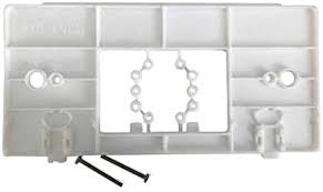 Telaio porta placca con viti M5, distanziali, vite registro M8 80006230 pucci