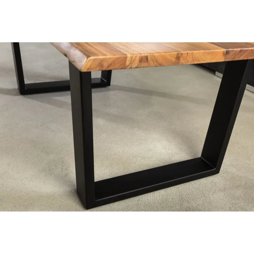 Tavolino basso ARKAYA 120 cm in legno di acacia massiccio con gambe in metallo nero a forma di U