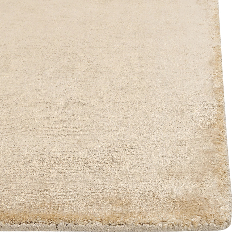 Tappeto in viscosa beige sabbia 160 x 230 cm a pelo corto capitonné moderno