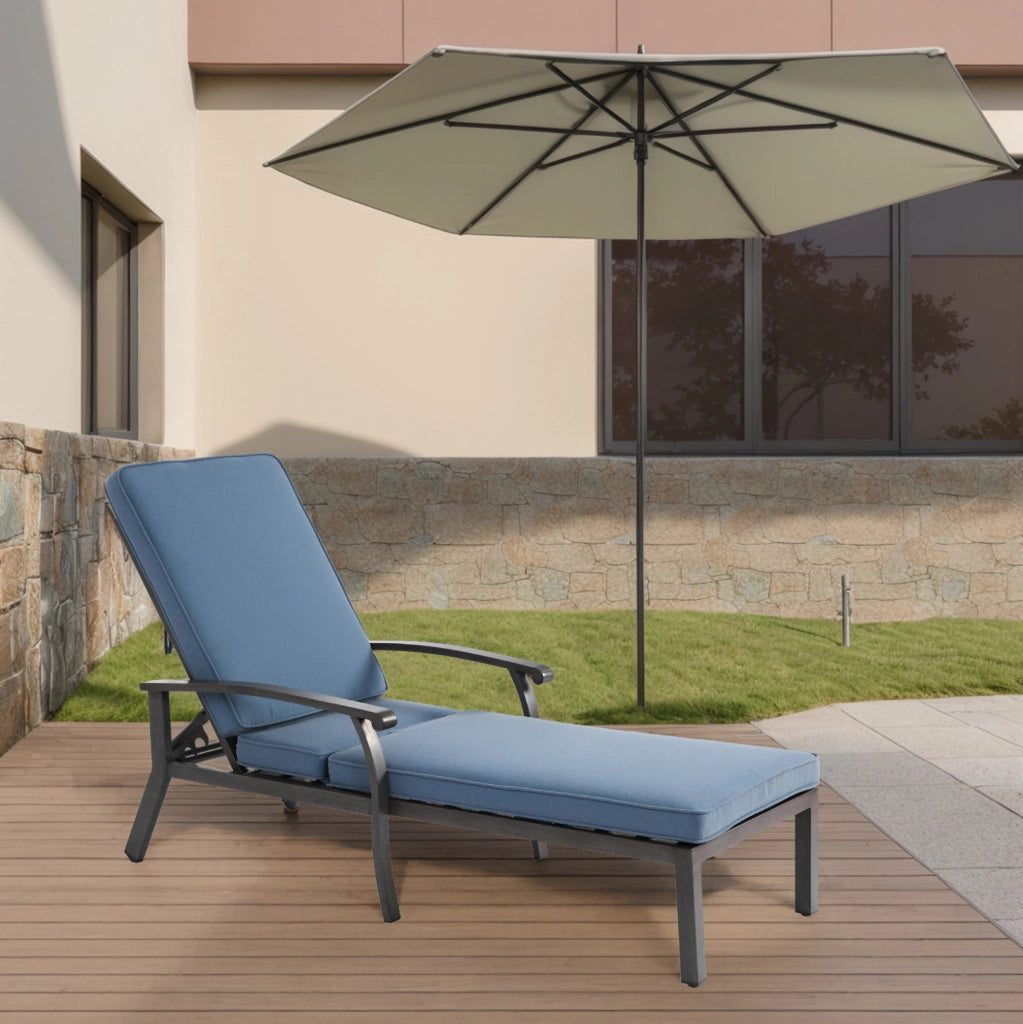 Chaise longue da esterno con cuscino; schienale regolabile a 5 posizioni; alluminio blu