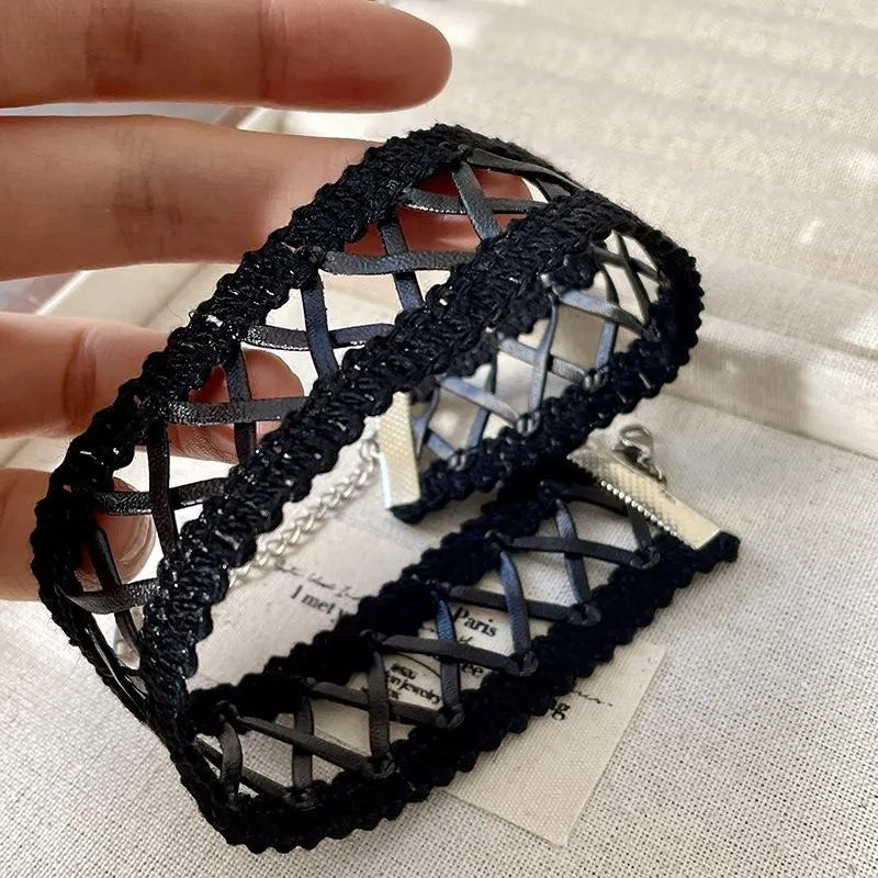 Collana girocollo a croce in pelle PU nera intrecciata a mano, stile motociclistico, collana scura e alla moda, regalo di Natale o compleanno.