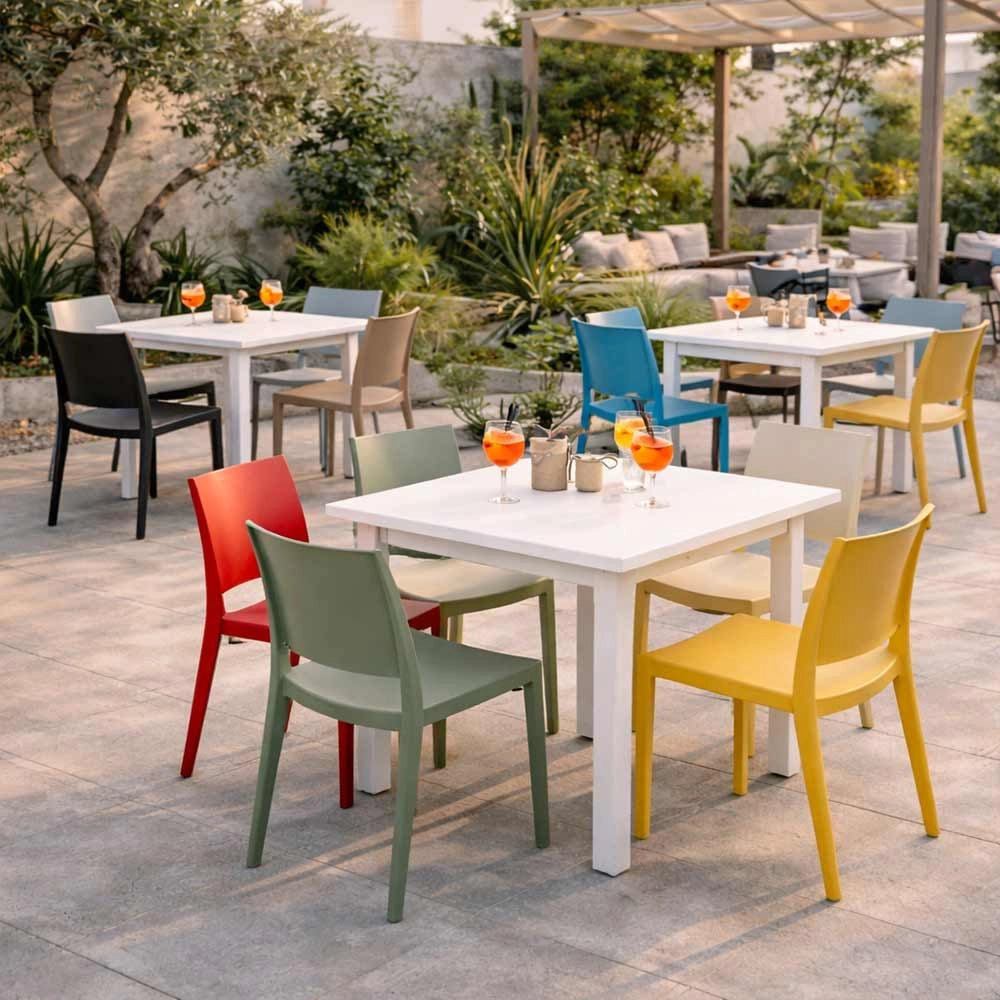 Sedia da sala da pranzo Altea in plastica colore rosso modello comfort