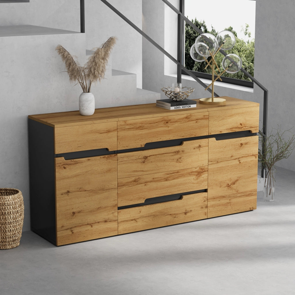 Credenza con 2 ante e 4 cassetti con ripiani e vano contenitore per soggiorno; in truciolare; nero e legno; 160×40×80 cm