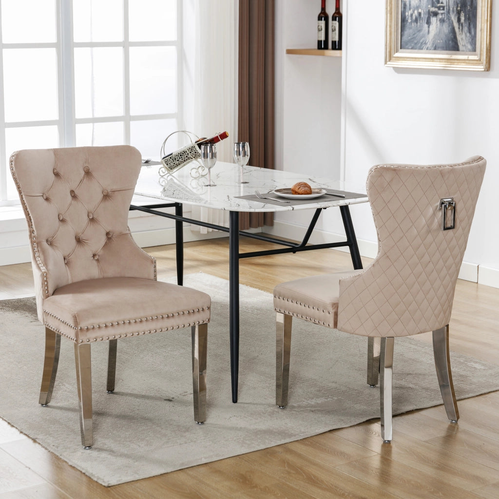 Sedia da pranzo in velluto con schienale decorativo, struttura in legno massello e gambe in metallo beige