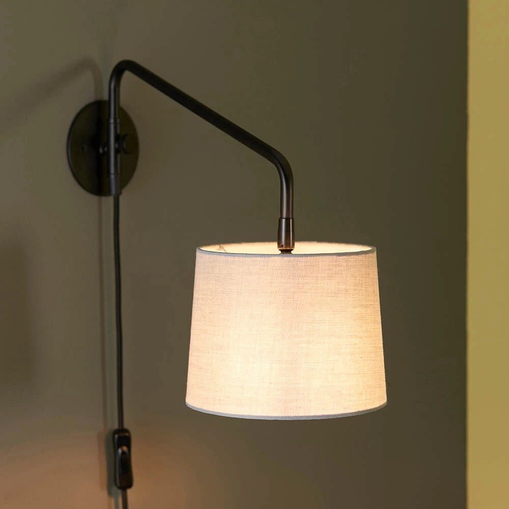 Applique moderna con paralume, braccio snodato nero E14 Endon