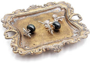 Sistema di conservazione per gioielli vintage in oro con cassetta e anello