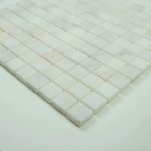 Mosaico in Marmo Bianco Invecchiato. 2,3x2,3x1CM