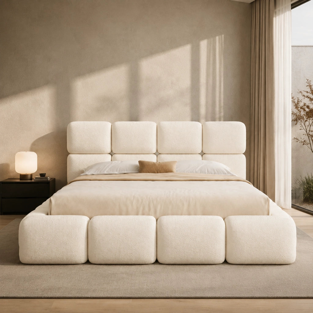 Letto matrimoniale imbottito 180x200 cm design nuvola con testiera imbottita e rete a doghe; bouclé bianco