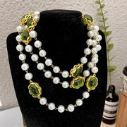 Collana vintage fatta a mano con perle e perline in vetro verde, accessori di lusso, regalo di Natale o di compleanno.