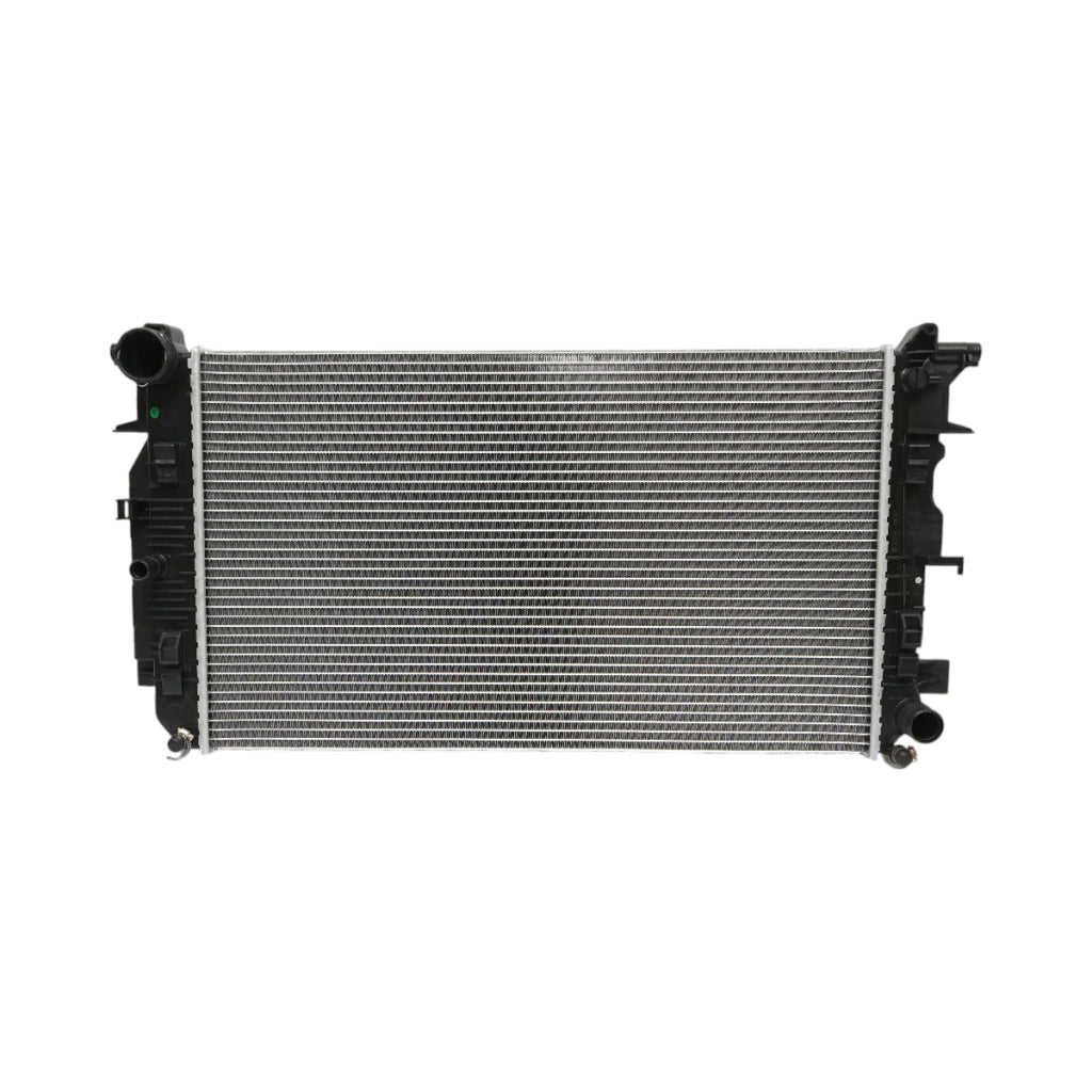 Radiatore raffreddamento acqua motore – Mercedes-Benz Sprinter, VW Crafter Dimensioni: 680 × 408 × 28 mm Codici OEM compatibili: A9065000002, A9065000102, A9065000202, 2E0121253, 2E0121253A, 2E0121253B, 7924001038