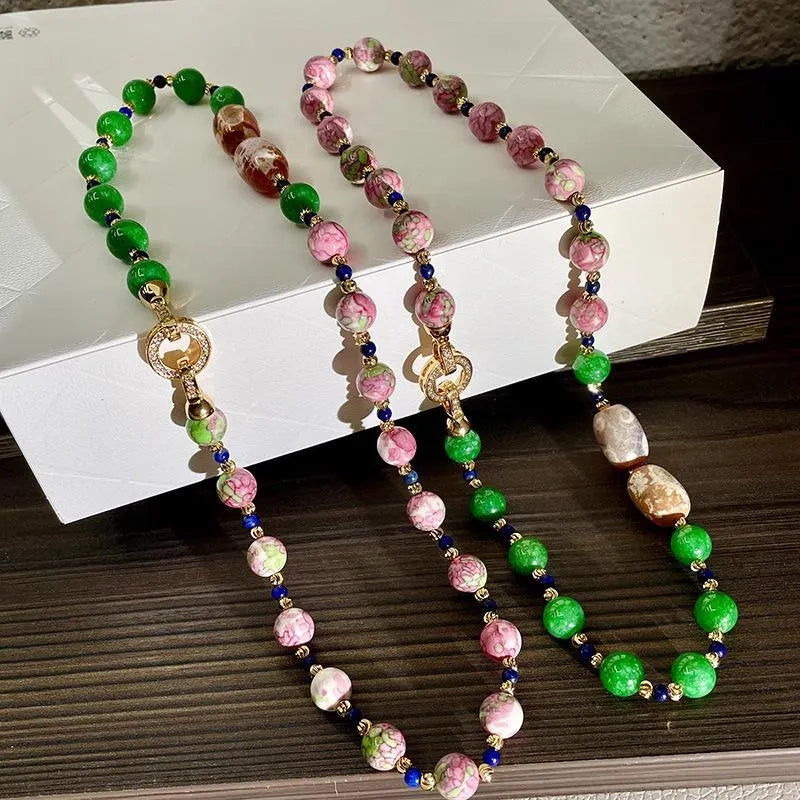Collana fatta a mano con perline di lapislazzuli, agata, ceramica rosa e pietra naturale, regalo di Natale o compleanno.