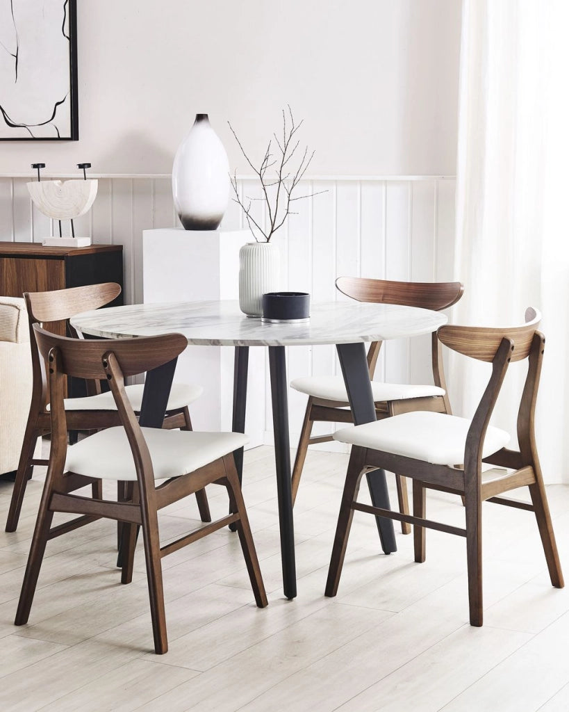 Set di 2 sedie da pranzo sedile in ecopelle bianca struttura in legno scuro design rustico senza braccioli
