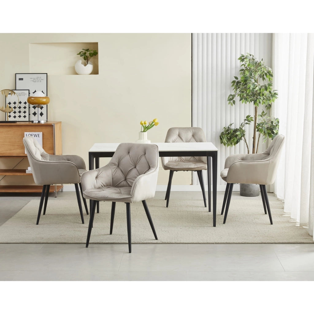 Sedia Jork Velvet con braccioli in velluto beige e gambe nere