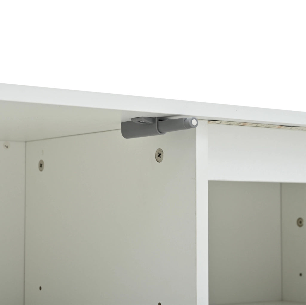 Sideboard bianco 140x40x60 cm con 3 ante; 1 cassetto; LED e ripiani regolabili in MDF