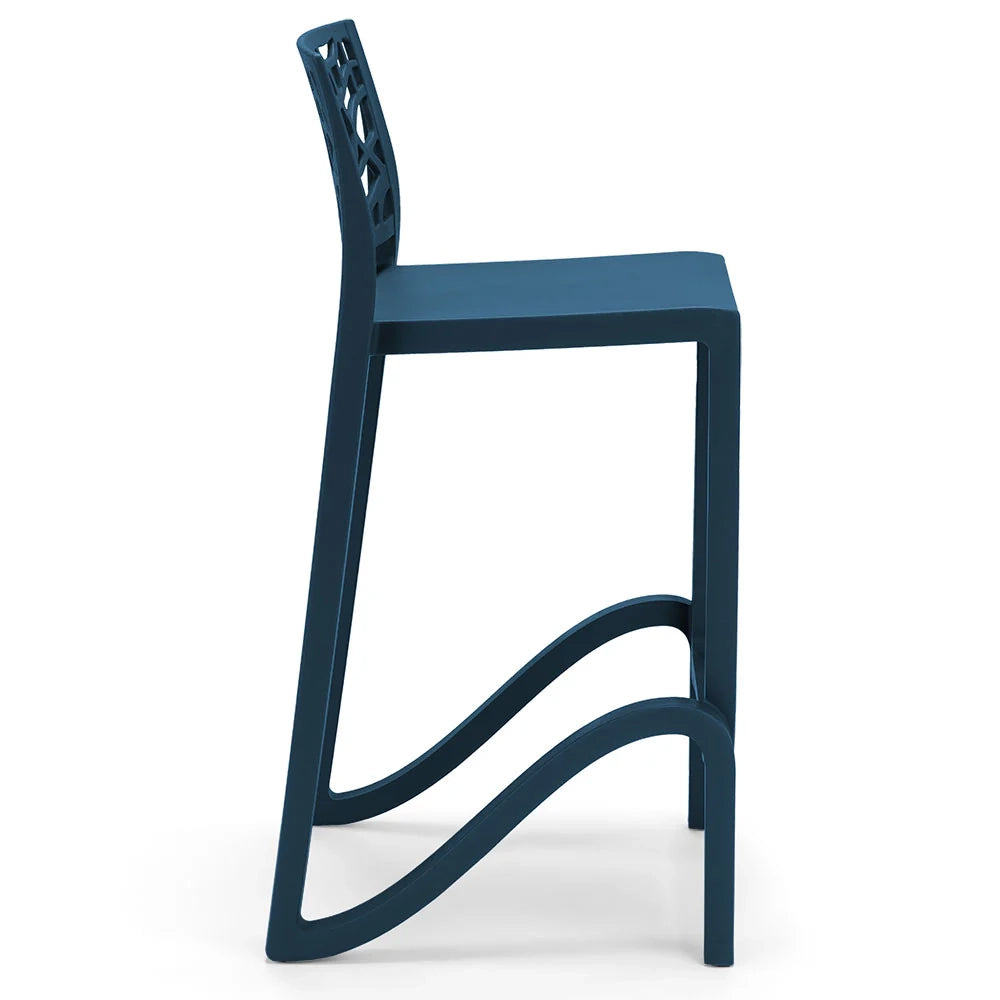Set 2 sgabelli in polipropilene TETI altezza seduta 75cm, impilabile, idrorepellente, resistente ai raggi UV, design moderno e innovativo, ideale per la cucina, la veranda o giardino colore Petrolio