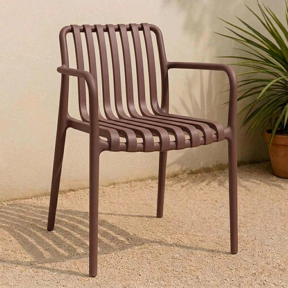 Sedia Iside da esterno in plastica marrone comfort premium con braccioli