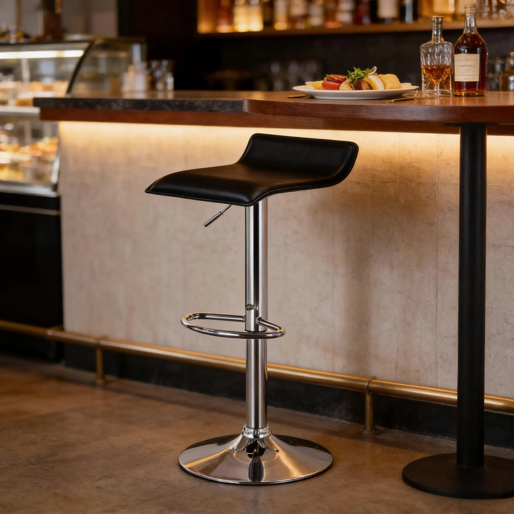 Sgabello da bar girevole con altezza regolabile e design ergonomico in similpelle nera