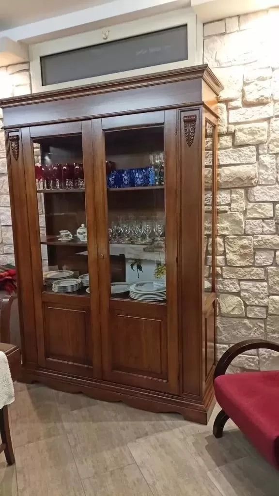 Soggiorno credenza contro mobile tavolo sedie arte povera classica - Mobili 2G