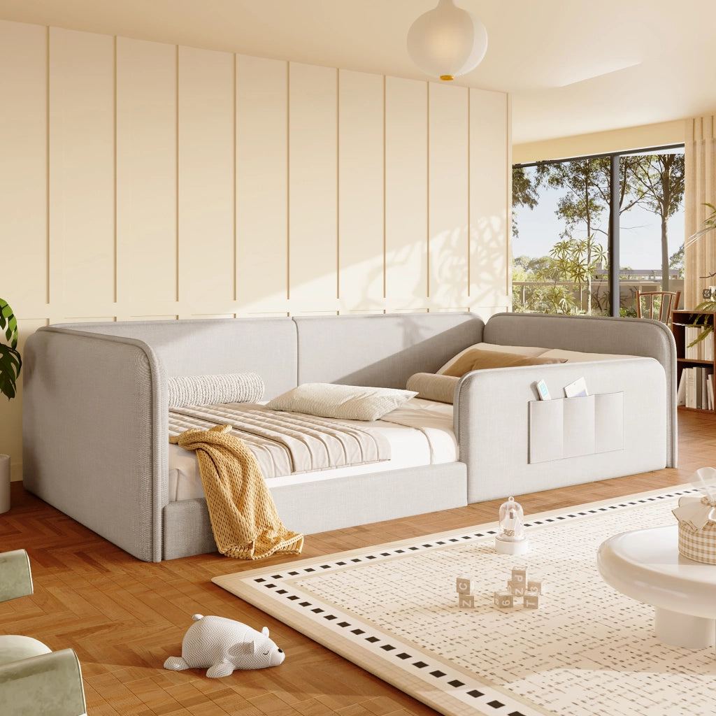 Letto imbottito per bambini 90x200 cm con parapetto perimetrale; schiuma antiurto; tasche laterali e rivestimento in lino beige