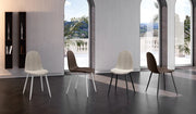 Sedia Martina con seduta e schienale in similrattan imbottito color marrone e gambe in metallo verniciato bianco - Set da 4 sedie