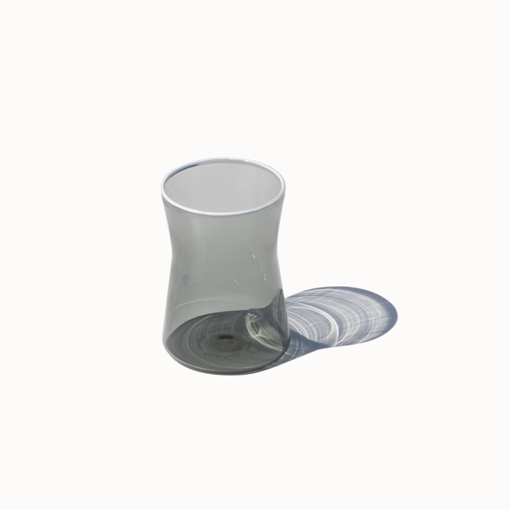 Zafferano Set 4 Bicchieri Tumbler Serie Classy in Vetro Borosilicato Soffiato a Mano Colore Grigio Design Geometrico Elegante per Tavola Moderna