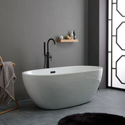 Vasca da bagno in acrilico bianco centro stanza
