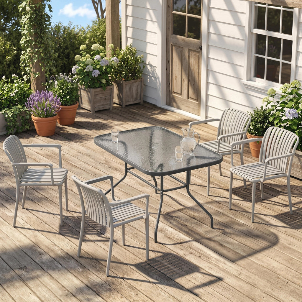 Set di 4 Sedie da Giardino Impilabili con Braccioli. Design a Doghe in Plastica. Grigio