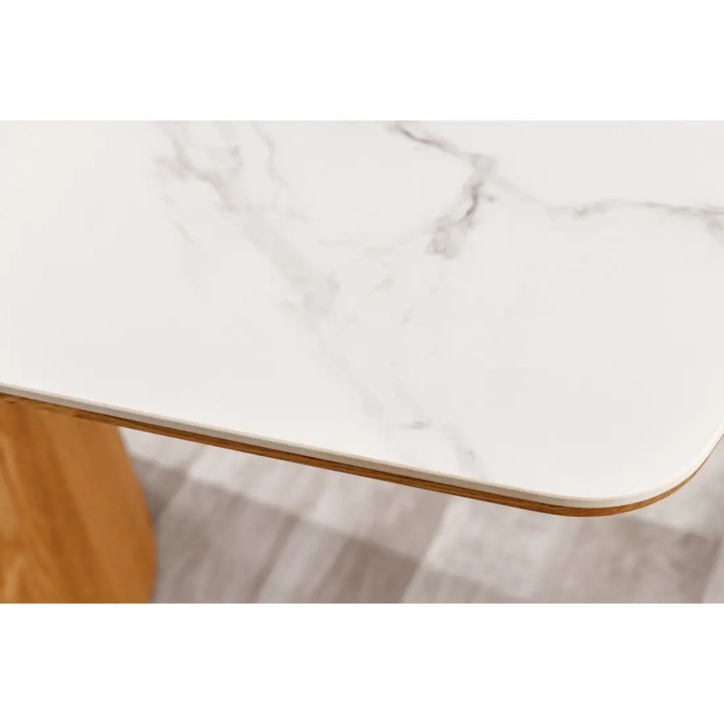 Tavolo da sala da pranzo LUMEA – Rettangolare 200 cm – Piano in ceramica effetto marmo bianco e piede aspetto legno chiaro