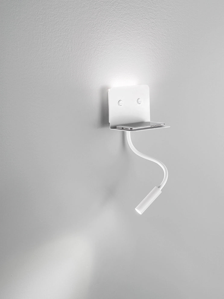 Applique in metallo verniciato bianco Level LED 6W + 3W faretto spot 3000K CRI?80 220-240V 50/60Hz 309Lm + 147Lm faretto spot Doppio interruttore on/off sulla base Porta USB (5V 0.6A)