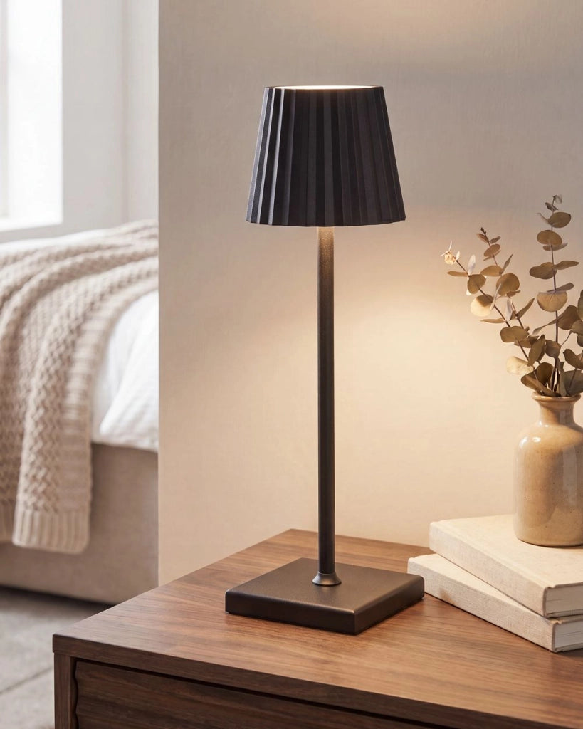 Lampada da tavolo in alluminio nero ferro luce interna esterna stile moderno