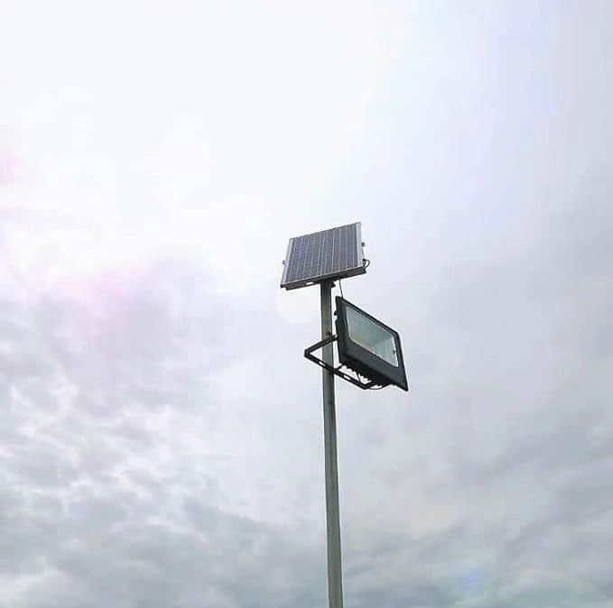 PROIETTORE A LED CON PANNELLO SOLARE 25W - 6000K 25W (EQ. 12W) - 6000K