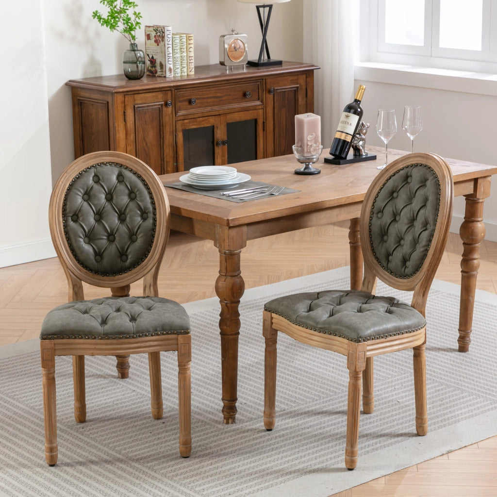 Set di 2 sedie da pranzo in stile country francese, struttura in legno massello anticato, schienale ovale completamente trapuntato a mano, rivestiment