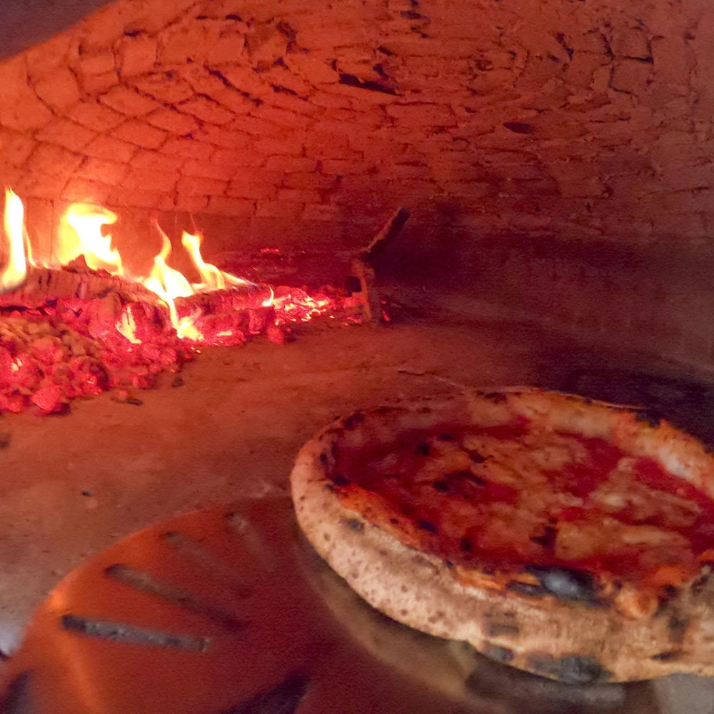 Forno a legna artigianale diametro 80 cm capienza 2/3 pizze cetara blu con base