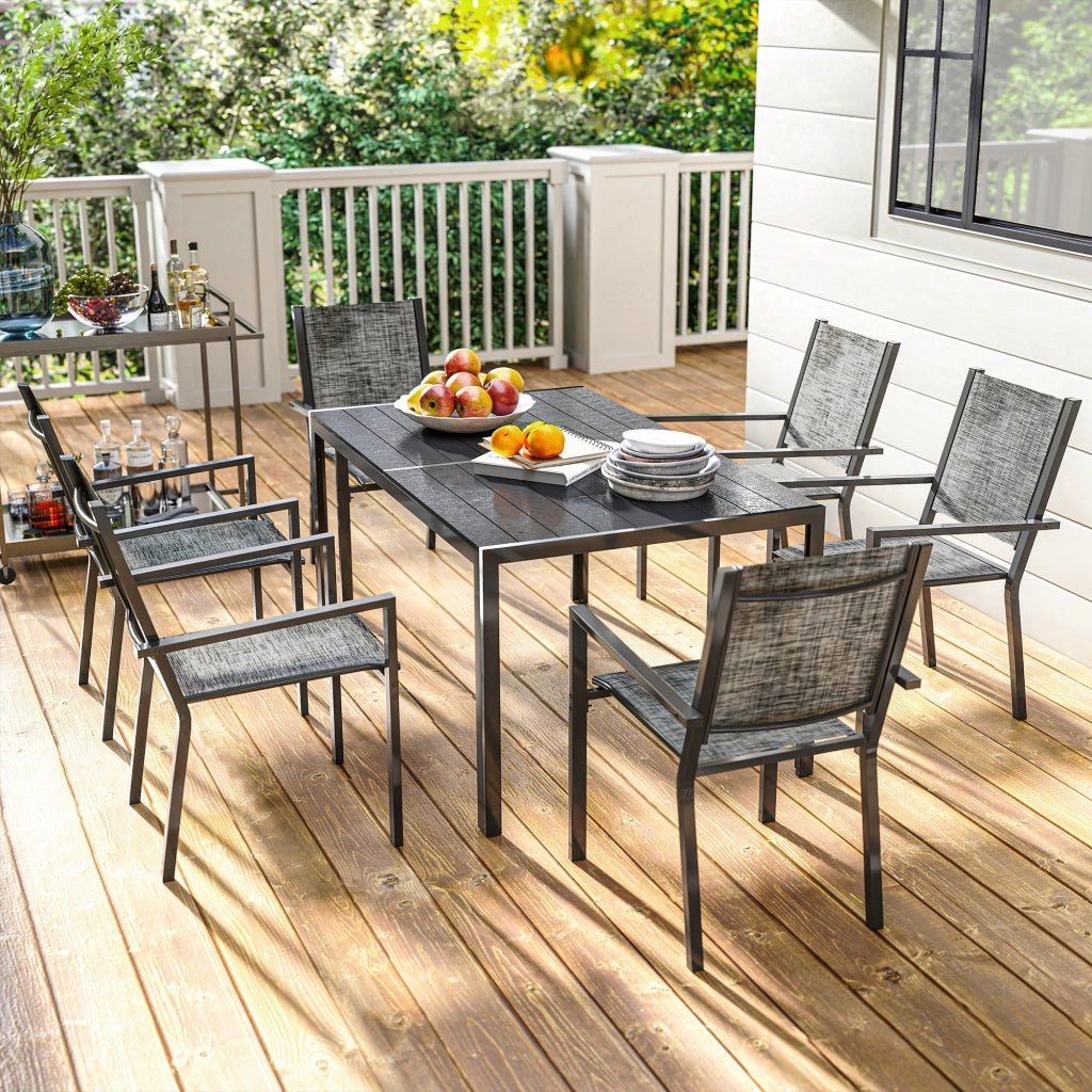 Set da Giardino 7 Pezzi con Tavolo Rettangolare e 6 Sedie Impilabili Traspiranti in Acciaio Grigio e Nero