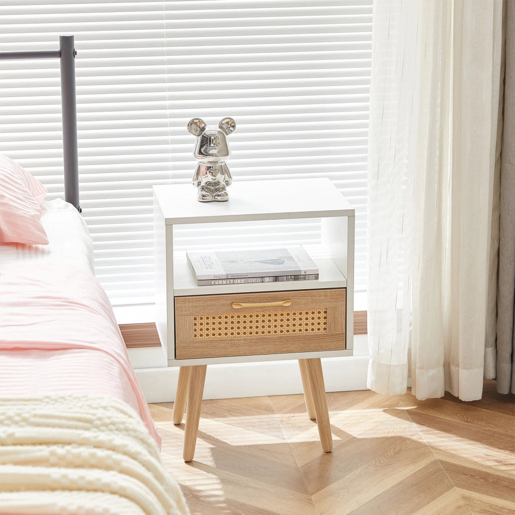 TAVOLINO con cassetto in MDF e rattan, gambe in legno massello, bianco/naturale