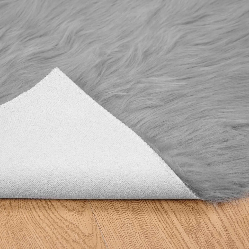 Tappeto in finta TAFALLA | Tappeto del soggiorno Grigio 100 x 200 cm Poliestere