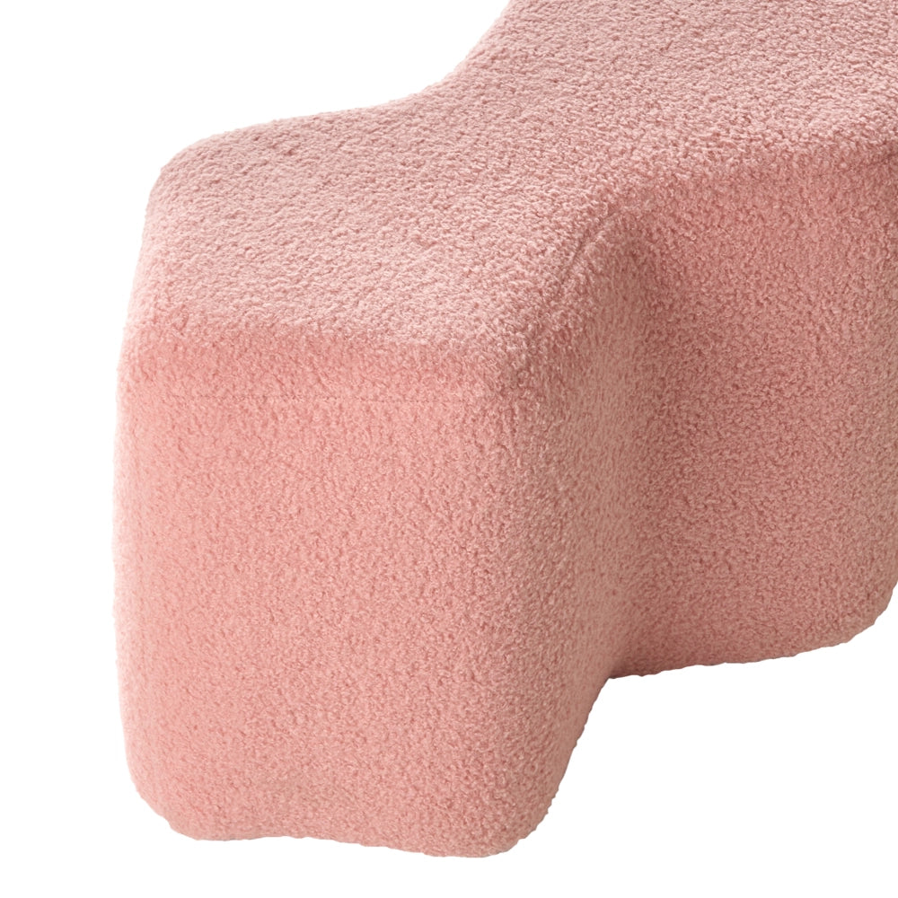 Pouf imbottito in tessuto per camera da letto e soggiorno 86 x 30 forma irregolare bouclè rosa stile scandinavo
