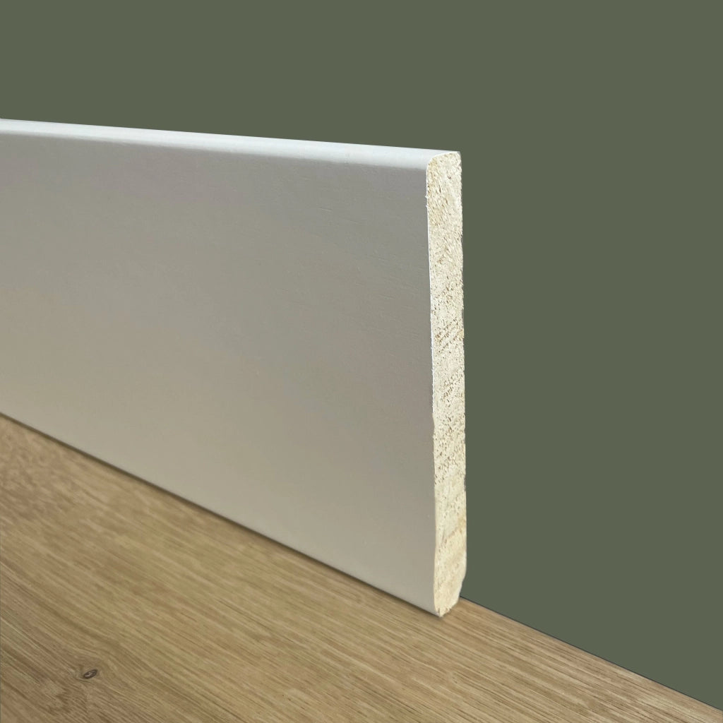 100 metri lineari di Battiscopa in Legno Massello alto squadrato - 120x13mm  Laccato Bianco