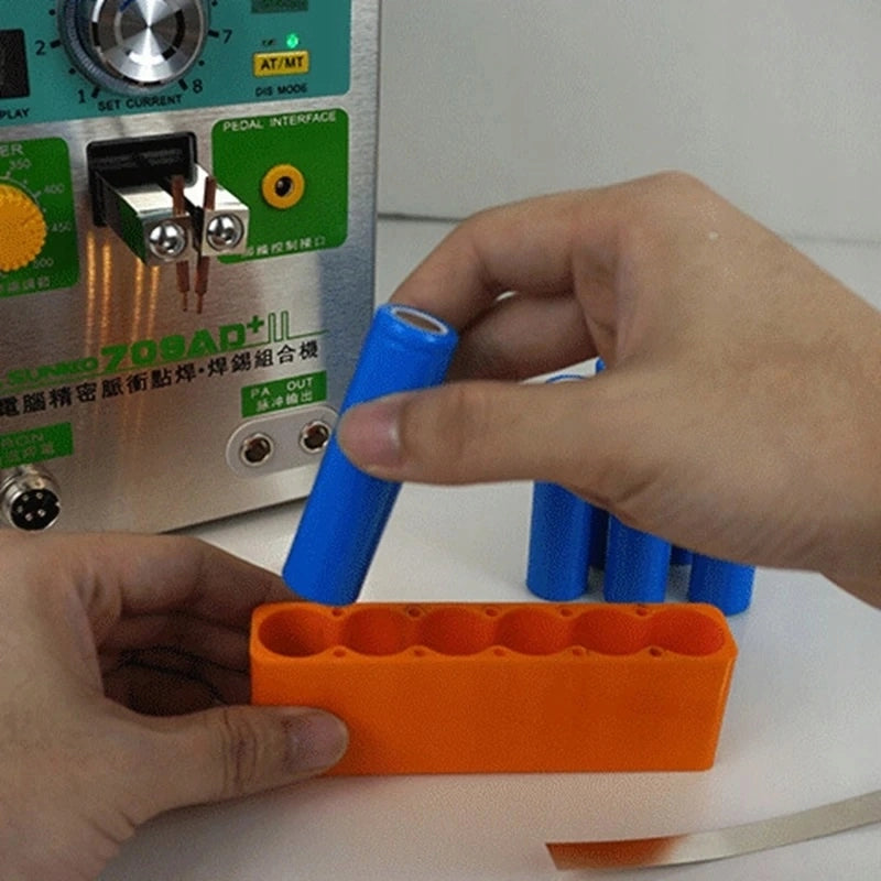Forma di Saldatura per Batterie a 6 Celle – Struttura Stabile, Spazio per Nastro Nichelato | Dimensioni: 11x2x3,5 cm