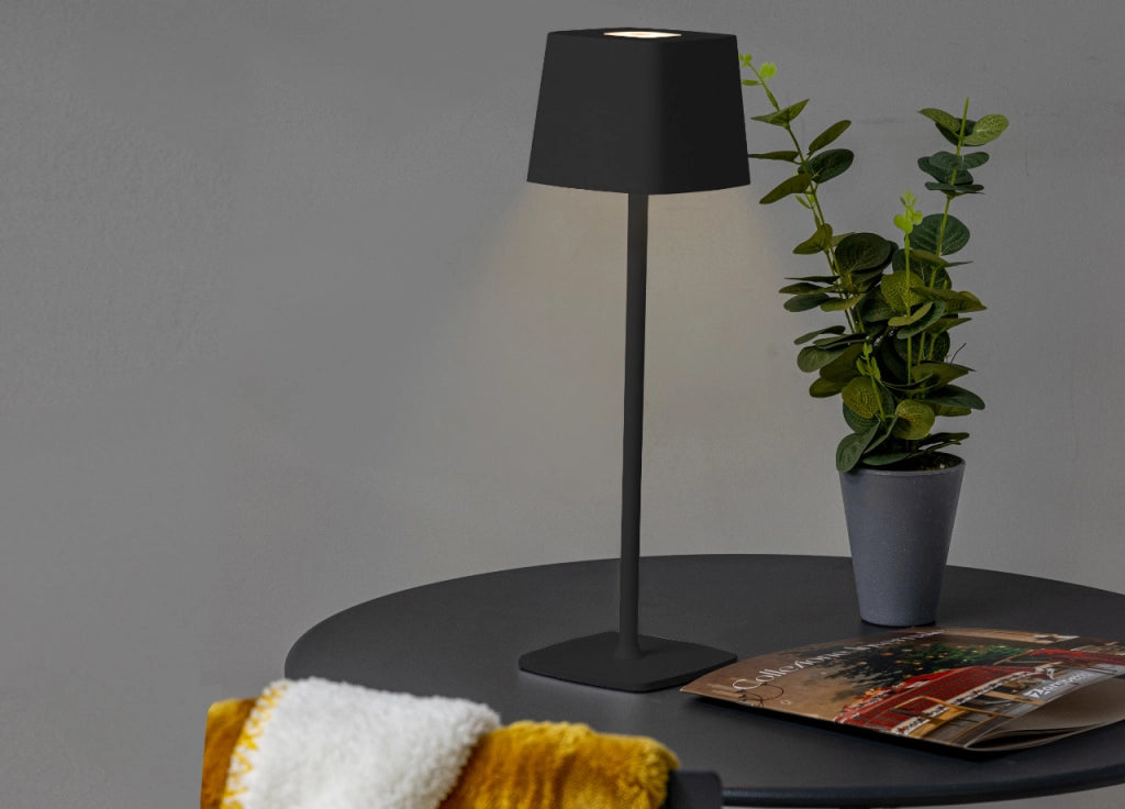 Lampada Led Da Tavolo Controllo Touch Ricaricabile Senza Fili Mod. Quadrata - Lampada - Nero
