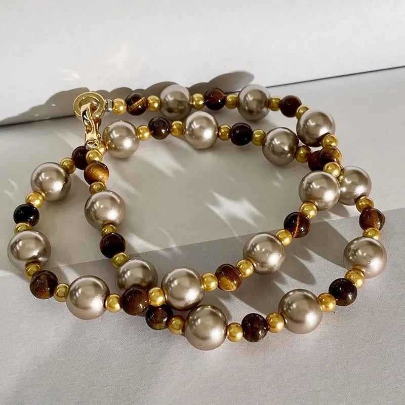 Collana fatta a mano con perle e pietre naturali di colori misti, regalo di Natale o di compleanno.